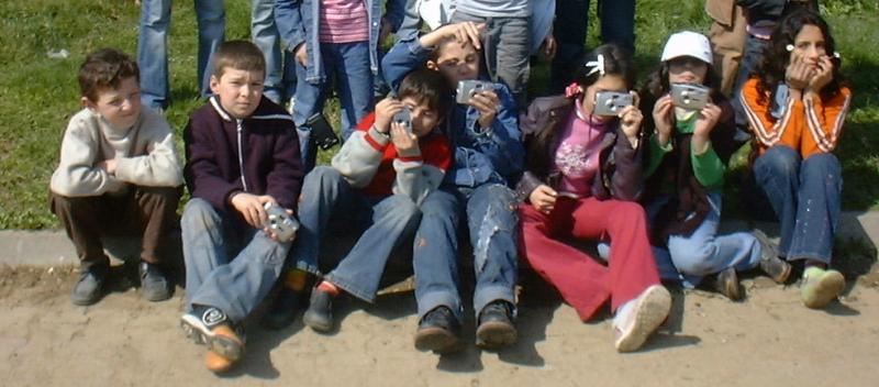 sim:  cocuklar.jpg
Grntleme: 291
Byklk:  50.6 KB (Kilobyte)
